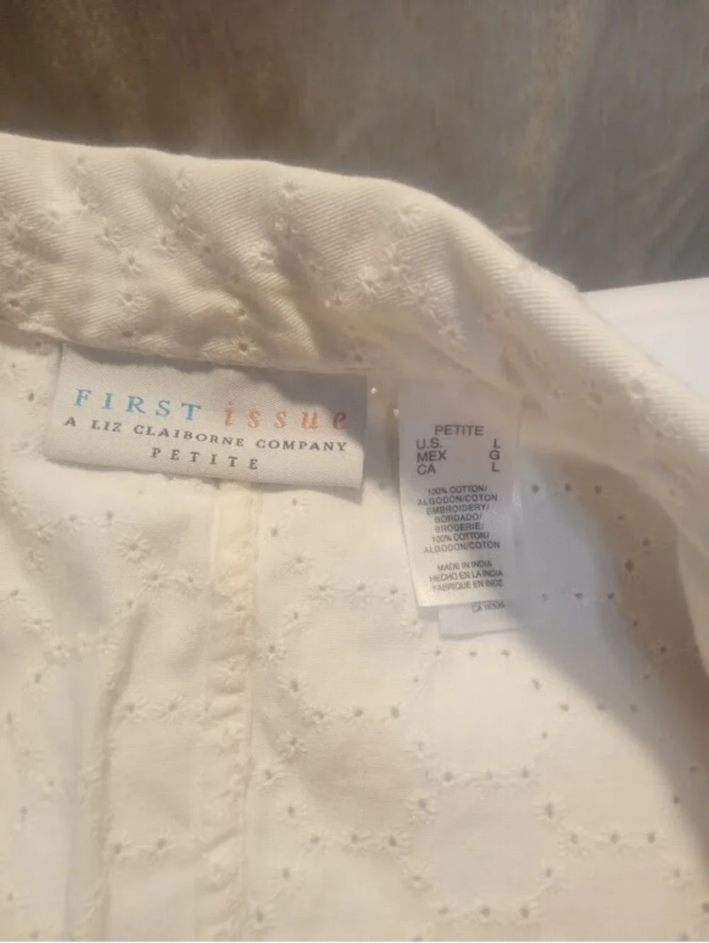 Liz Claiborne “First Issue” White Eyelet Blazer | Size Petite Large